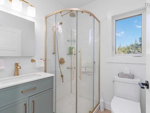 462 Bald Rock Road, Sambro, NS - Indoor Photo Showing Bathroom