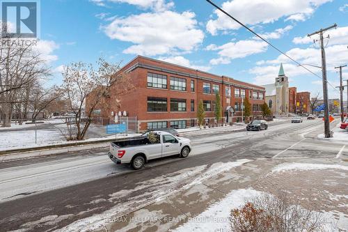 106 - 390 Booth Street, Ottawa, ON - Outdoor