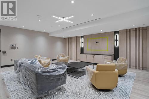 511 - 664 Spadina Avenue, Toronto, ON - Indoor