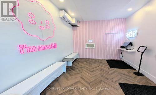 677 Queen St Street W, Toronto, ON 