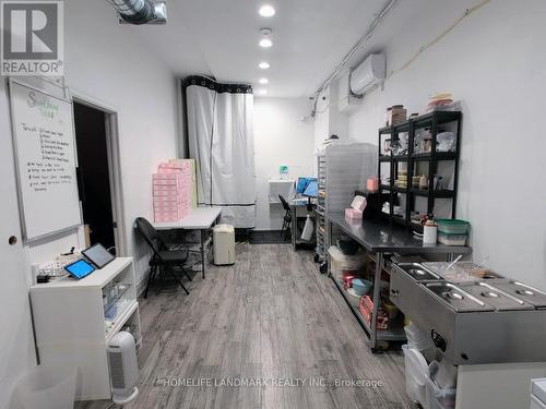 677 Queen St Street W, Toronto, ON 