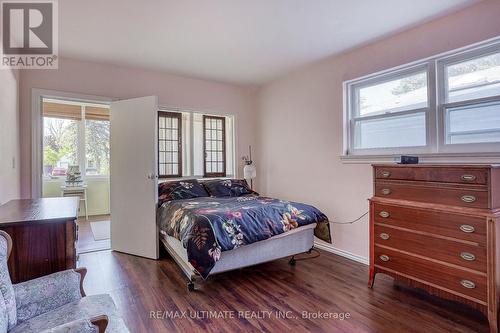 23 Westcroft Drive, Toronto, ON - Indoor Photo Showing Bedroom