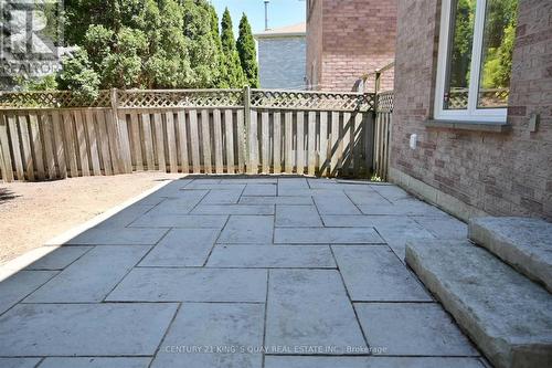 8 Samantha Circle, Richmond Hill, ON - Outdoor