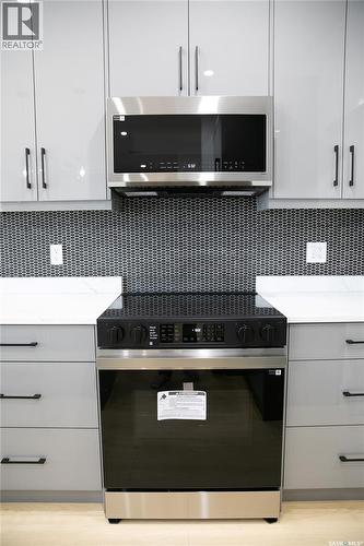 430 Nazarali Manor, Saskatoon, SK - Indoor Photo Showing Kitchen With Upgraded Kitchen