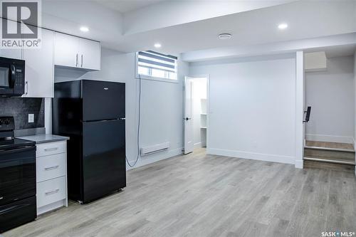 430 Nazarali Manor, Saskatoon, SK - Indoor Photo Showing Kitchen