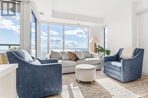 1207 - 370 Martha Street, Burlington, ON - Indoor Photo Showing Living Room