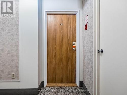 2006 - 3100 Kirwin Avenue, Mississauga, ON - Indoor