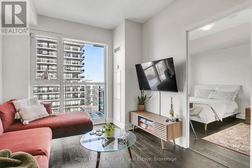 3206 - 33 Shore Breeze Drive, Toronto, ON - Indoor Photo Showing Living Room