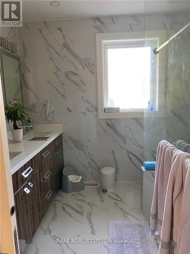 60 Patricia Drive, King, ON - Indoor Photo Showing Bathroom