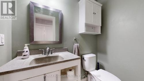 274 Demaine Crescent, Richmond Hill, ON - Indoor Photo Showing Bathroom