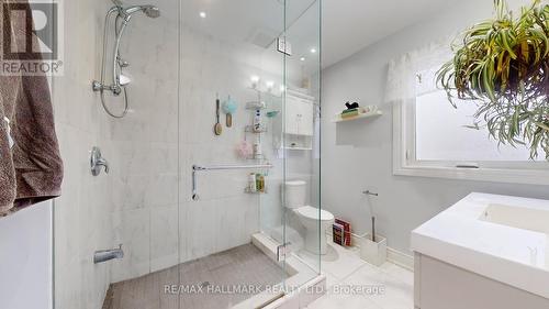 274 Demaine Crescent, Richmond Hill, ON - Indoor Photo Showing Bathroom