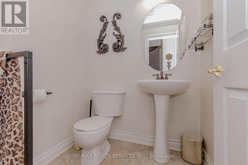 132 Bloomsbury Avenue, Brampton, ON - Indoor Photo Showing Bathroom