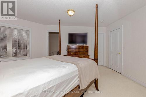 132 Bloomsbury Avenue, Brampton, ON - Indoor Photo Showing Bedroom