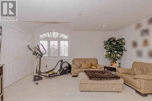 132 Bloomsbury Avenue, Brampton, ON - Indoor