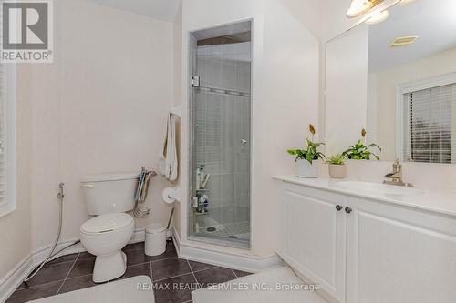 132 Bloomsbury Avenue, Brampton, ON - Indoor Photo Showing Bathroom