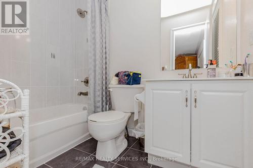 132 Bloomsbury Avenue, Brampton, ON - Indoor Photo Showing Bathroom