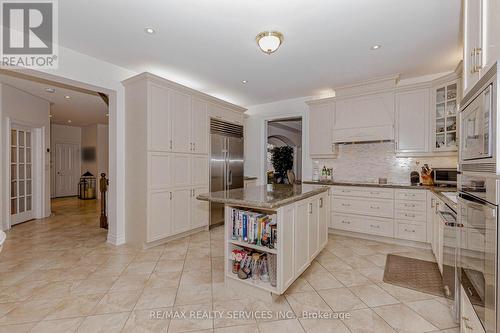132 Bloomsbury Avenue, Brampton, ON - Indoor Photo Showing Kitchen