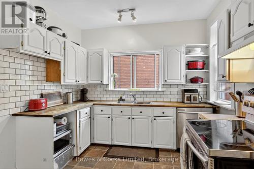 597 Bolivar Street, Peterborough (Town Ward 3), ON - Indoor Photo Showing Kitchen With Double Sink