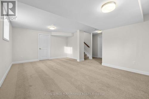 10 Academie Street, Russell, ON - Indoor Photo Showing Other Room