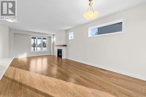 10 Academie Street, Russell, ON - Indoor