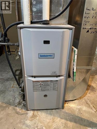 460 Wascana Street, Regina, SK - Indoor Photo Showing Basement