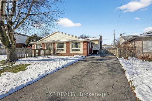 18 Fairway Drive, Hamilton, ON - Outdoor