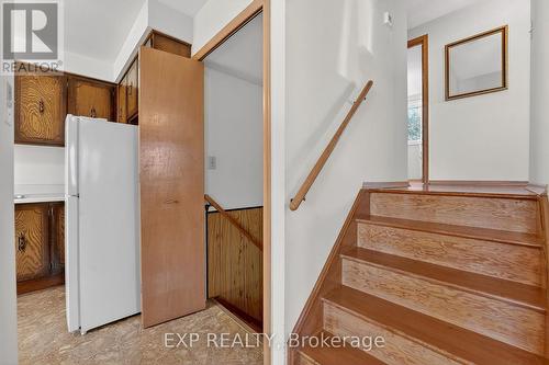 18 Fairway Drive, Hamilton, ON - Indoor Photo Showing Other Room