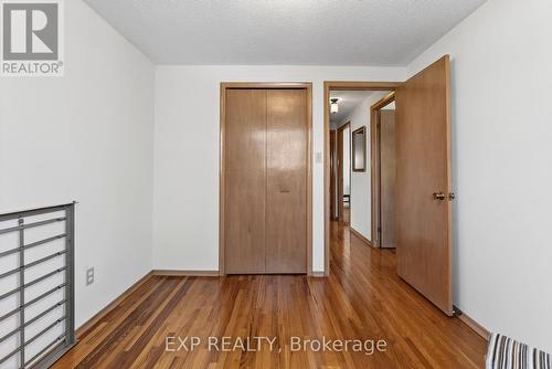 18 Fairway Drive, Hamilton, ON - Indoor Photo Showing Other Room