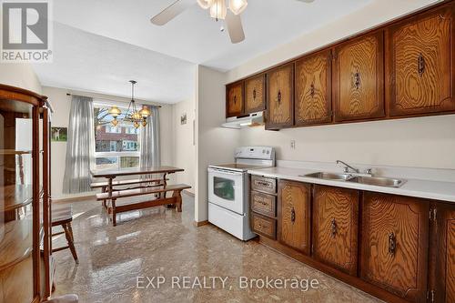 18 Fairway Drive, Hamilton, ON - Indoor Photo Showing Kitchen With Double Sink