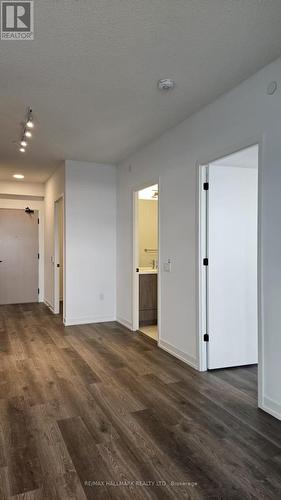 1910 - 8 Interchange Way, Vaughan, ON - Indoor