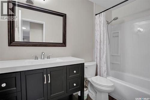 203 207C Tait Place, Saskatoon, SK - Indoor Photo Showing Bathroom