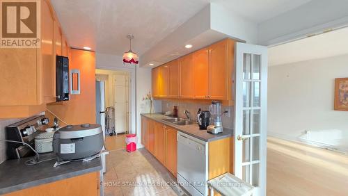 712 - 5 Northtown Way, Toronto, ON - Indoor Photo Showing Kitchen With Double Sink