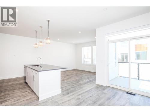 Similar Too - 610 Academy Way Unit# 118, Kelowna, BC - Indoor Photo Showing Kitchen