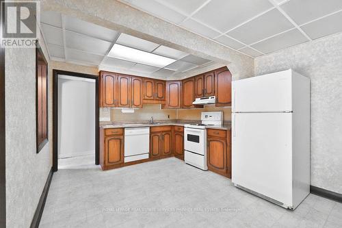 68 Oriole Avenue, Mississauga, ON - Indoor Photo Showing Kitchen