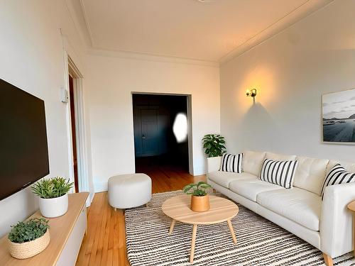 Living room - 674 Rue Manning, Montréal (Verdun/Île-Des-Soeurs), QC - Indoor Photo Showing Living Room
