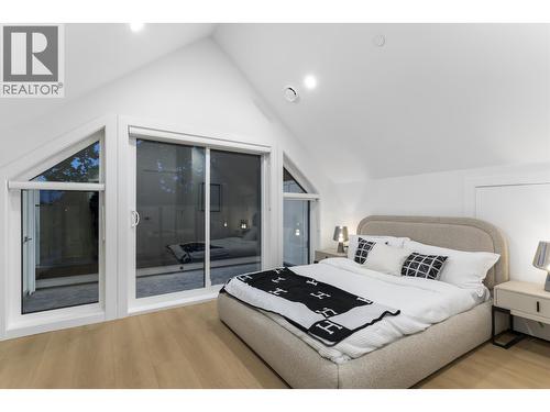 1 2386 E 45Th Avenue, Vancouver, BC - Indoor Photo Showing Bedroom