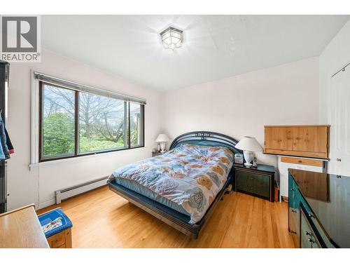 1371 Duthie Avenue, Burnaby, BC - Indoor Photo Showing Bedroom