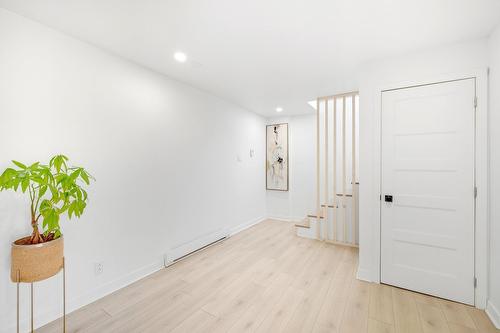 Den - 652 Ch. Des Pins E., Saint-Sauveur, QC - Indoor Photo Showing Other Room