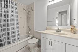 Full  bathroom - 