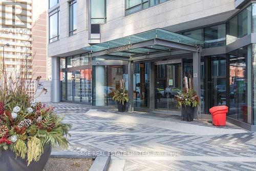 3706 - 45 Charles Street E, Toronto, ON - Outdoor