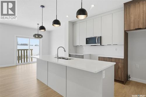 470 Cockcroft Place, Saskatoon, SK - Indoor Photo Showing Kitchen With Double Sink
