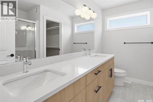 422 Cockcroft Place, Saskatoon, SK - Indoor Photo Showing Bathroom