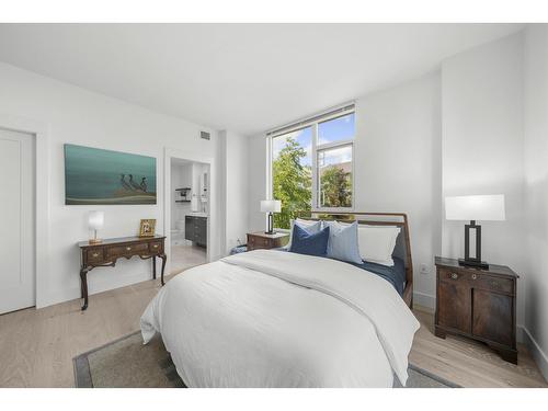301 15445 Vine Avenue, Surrey, BC - Indoor Photo Showing Bedroom