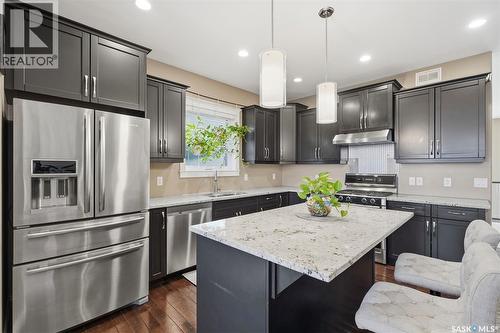 914 Evergreen Boulevard, Saskatoon, SK - Indoor Photo Showing Kitchen With Stainless Steel Kitchen With Upgraded Kitchen
