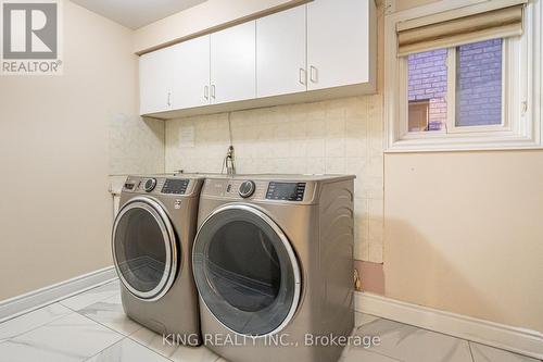 202 Fernforest Drive, Brampton, ON - Indoor Photo Showing Laundry Room