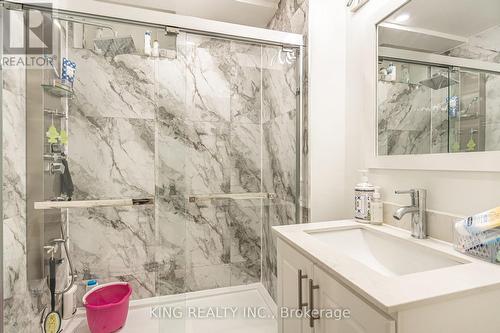 202 Fernforest Drive, Brampton, ON - Indoor Photo Showing Bathroom