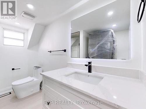 685 Jane Street, Toronto, ON - Indoor Photo Showing Bathroom