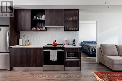 424 - 405 Dundas Street W, Oakville, ON - Indoor Photo Showing Other Room