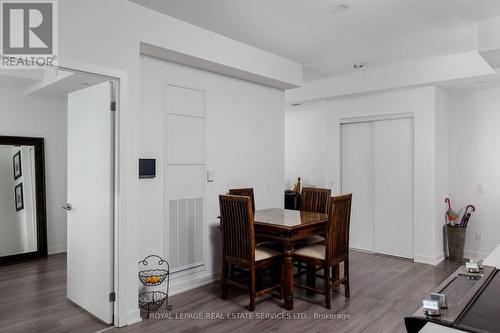 424 - 405 Dundas Street W, Oakville, ON - Indoor Photo Showing Dining Room