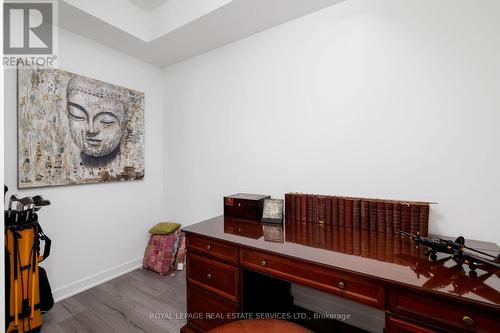 424 - 405 Dundas Street W, Oakville, ON - Indoor